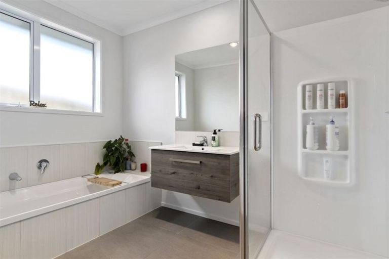 Photo of property in 12 Moira Close, Welcome Bay, Tauranga, 3175