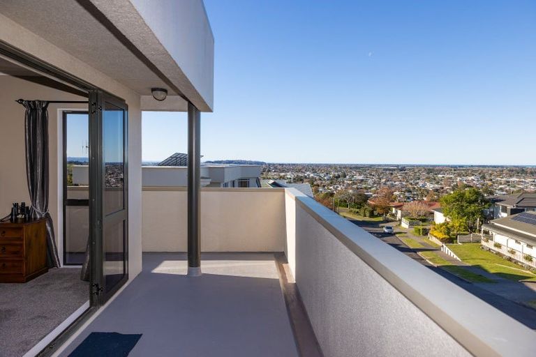 Photo of property in 84 Churchill Drive, Taradale, Napier, 4112