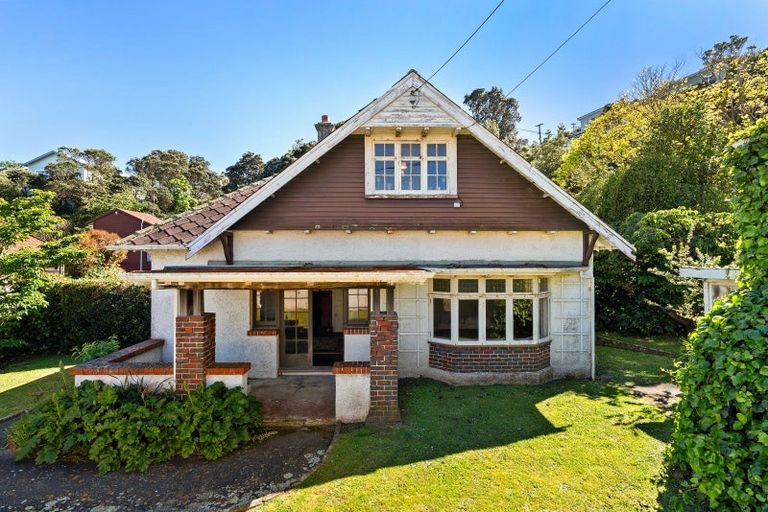 Photo of property in 2 Mersey Street, Island Bay, Wellington, 6023