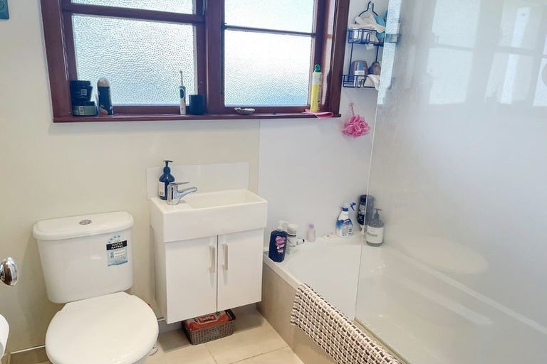 Photo of property in 8 Atiawa Crescent, Waiwhetu, Lower Hutt, 5010