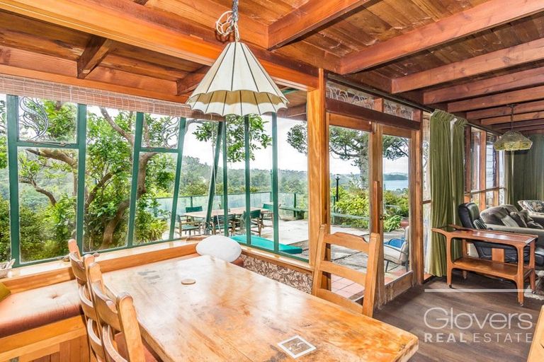 Photo of property in 94 Otitori Bay Road, Titirangi, Auckland, 0604