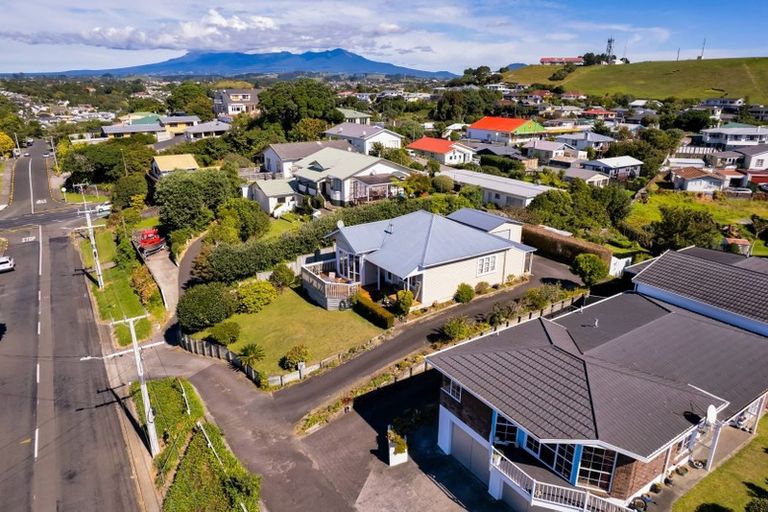 Photo of property in 58 Bayly Road, Blagdon, New Plymouth, 4310