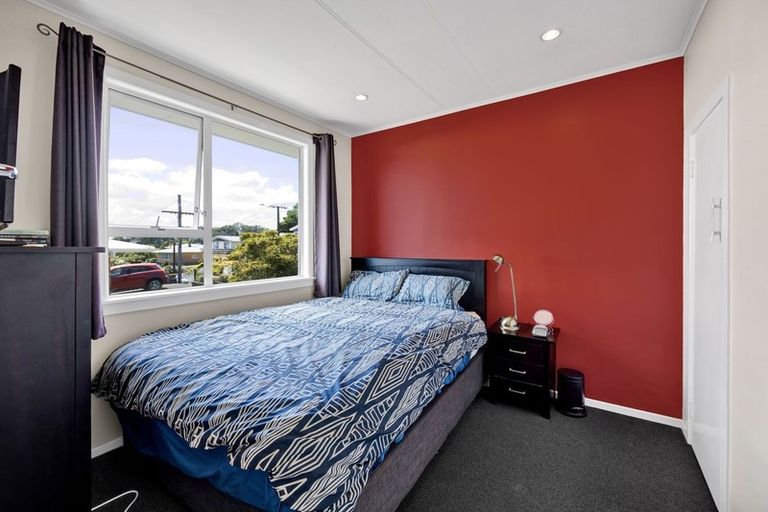 Photo of property in 18 Penrith Street, Westown, New Plymouth, 4310
