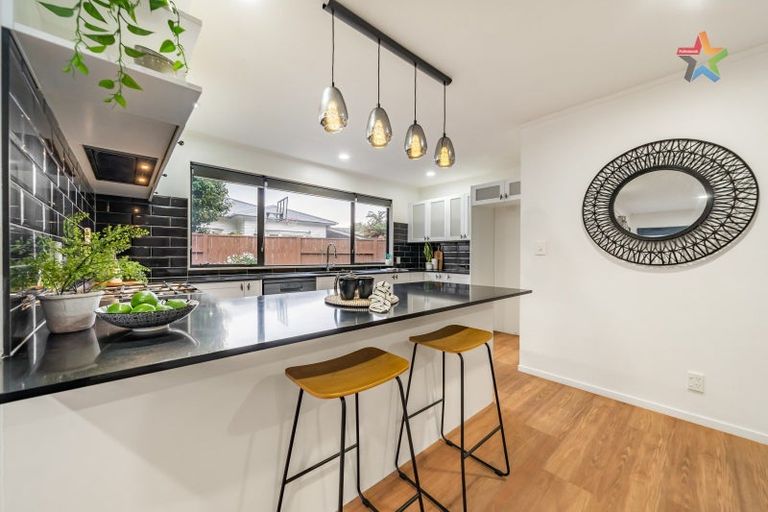 Photo of property in 5 Avalon Crescent, Avalon, Lower Hutt, 5011