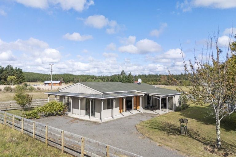 Photo of property in 363 Brandon Hall Road, Bulls, 4894