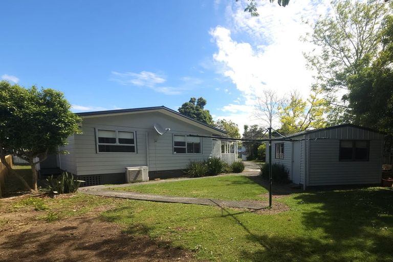 Photo of property in 14 Shearwater Street, One Tree Point, 0118