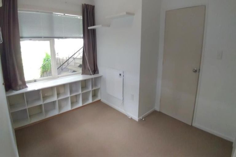 Photo of property in 2/198 Hurstmere Road, Takapuna, Auckland, 0622