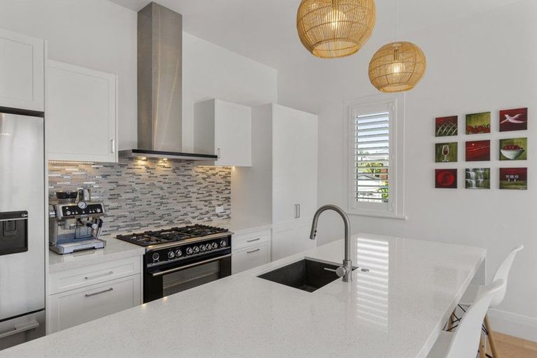 Photo of property in 1/50 Norwood Road, Bayswater, Auckland, 0622