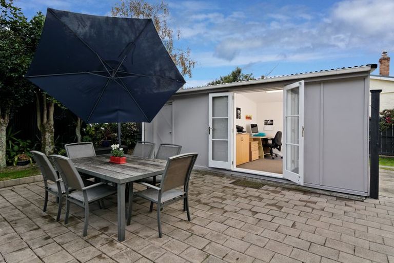 Photo of property in 7 Hinekohu Street, New Lynn, Auckland, 0600