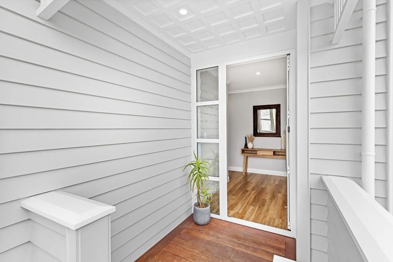 Photo of property in 10 Pekanga Road, Orewa, 0931