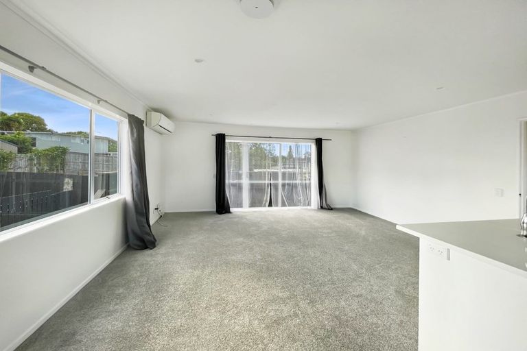 Photo of property in 1/12 Brookfield Road, Te Atatu Peninsula, Auckland, 0610