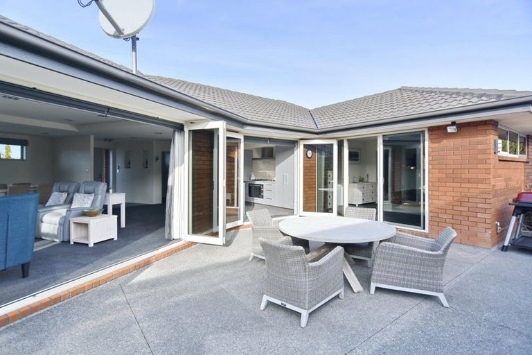 Photo of property in 18 Oratia Grove, Northwood, Christchurch, 8051