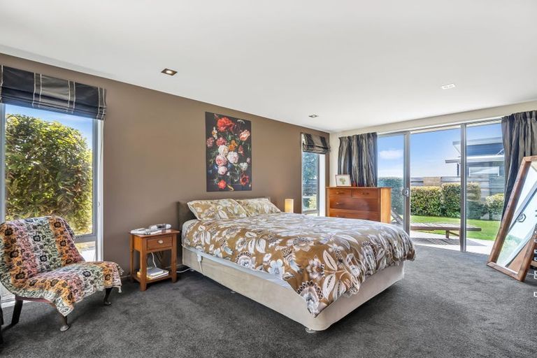 Photo of property in 18 Ravensdale Rise, Westmorland, Christchurch, 8025