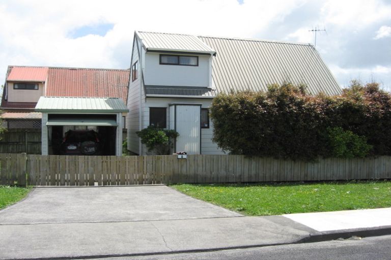 Photo of property in 2/2 Miro Street, Drury, 2113