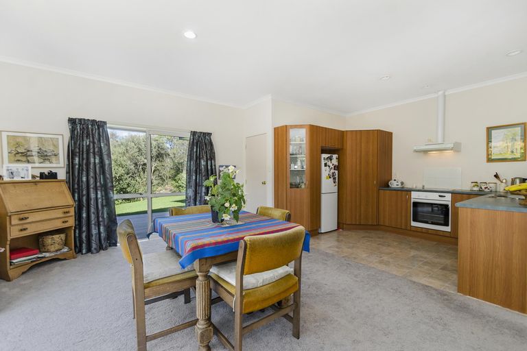 Photo of property in 24 Brookesmith Drive, Waiuku, 2123