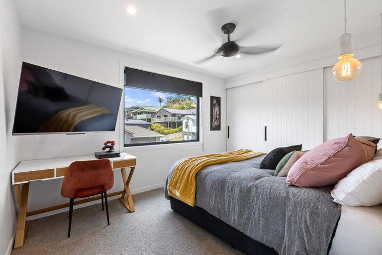 Photo of property in 3a William Bayes Place, Red Beach, 0932