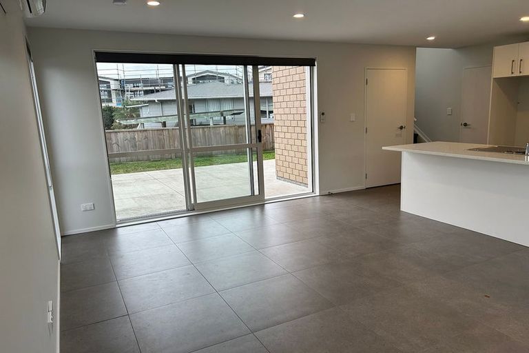 Photo of property in 7b Yeoman Place, Howick, Auckland, 2014