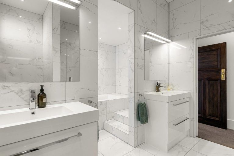 Photo of property in 30 Wroxton Terrace, Merivale, Christchurch, 8014