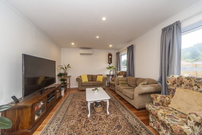 Photo of property in 16 Findlay Street, Tawa, Wellington, 5028