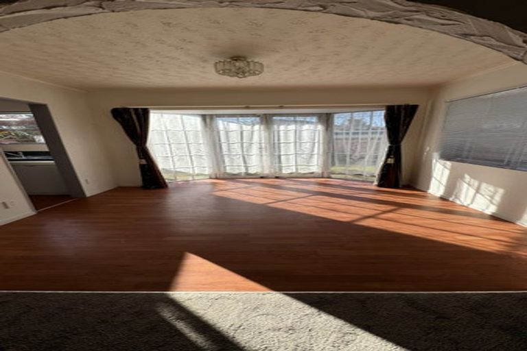Photo of property in 1/39 Seabrook Avenue, New Lynn, Auckland, 0600