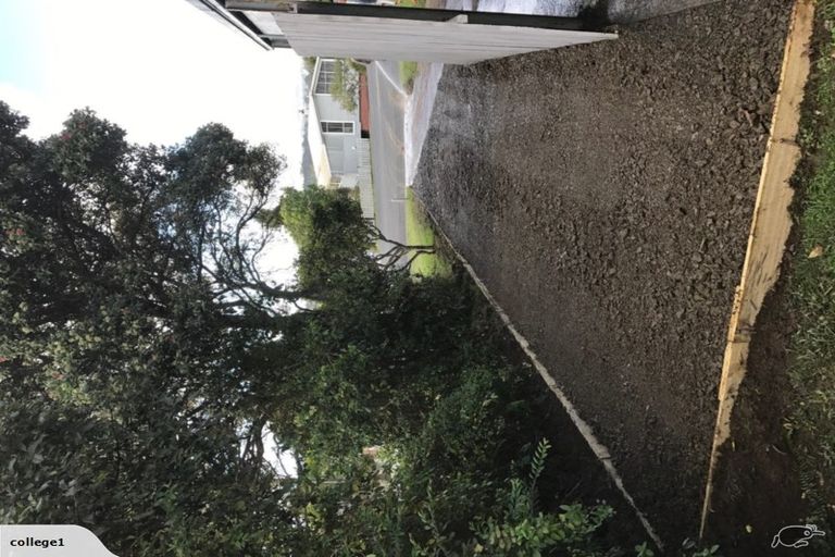 Photo of property in 31 Waimumu Road, Massey, Auckland, 0614