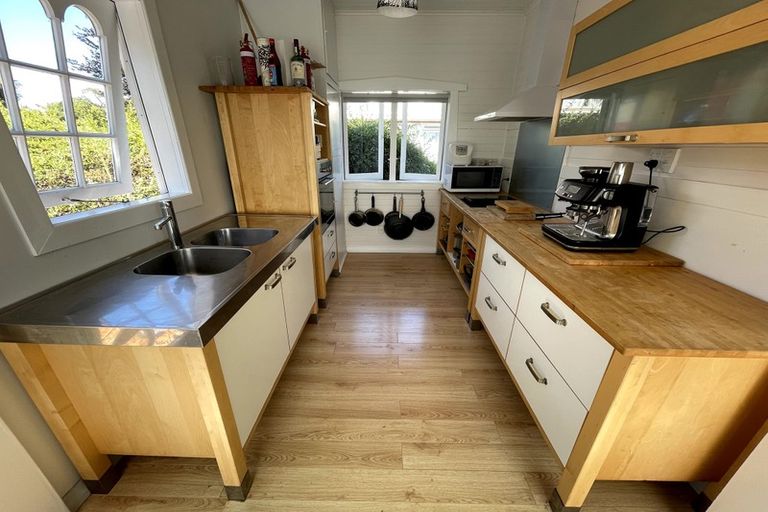 Photo of property in 46 Cambridge Terrace, Waiwhetu, Lower Hutt, 5010
