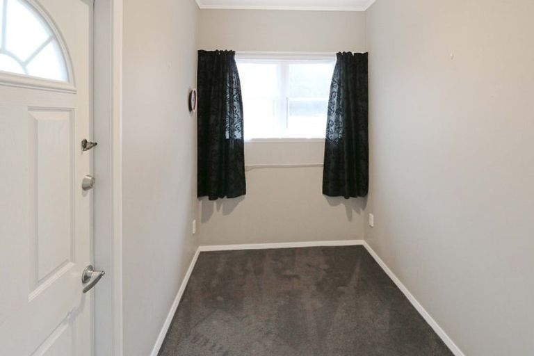 Photo of property in 28 Hall Crescent, Epuni, Lower Hutt, 5011