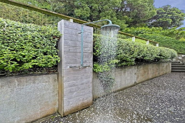 Photo of property in 123 Marine Parade, Seatoun, Wellington, 6022