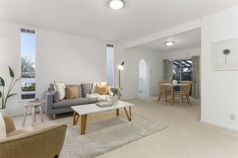 Photo of property in 42 Eban Avenue, Hillcrest, Auckland, 0627