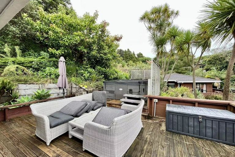 Photo of property in 2/36 Greenvalley Rise, Glenfield, Auckland, 0629