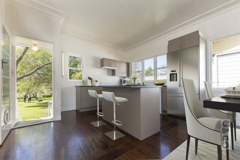 Photo of property in 30 Riverhead Road, Kumeu, 0810