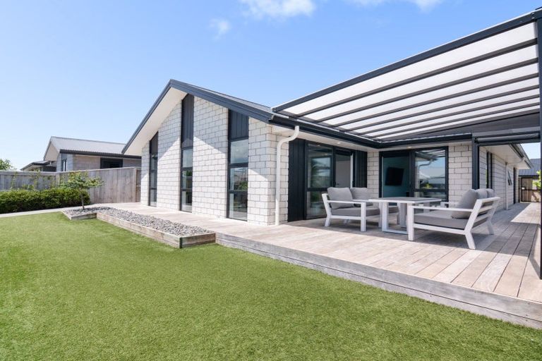 Photo of property in 202 Te Okuroa Drive, Papamoa, 3118