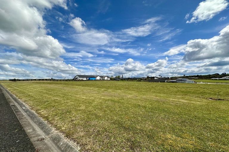 Photo of property in 26 Throttle Close, Dairy Flat, 0794