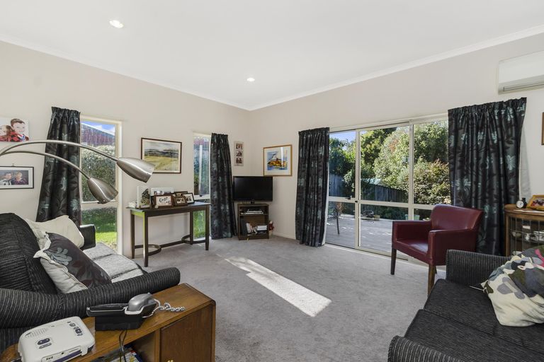 Photo of property in 24 Brookesmith Drive, Waiuku, 2123