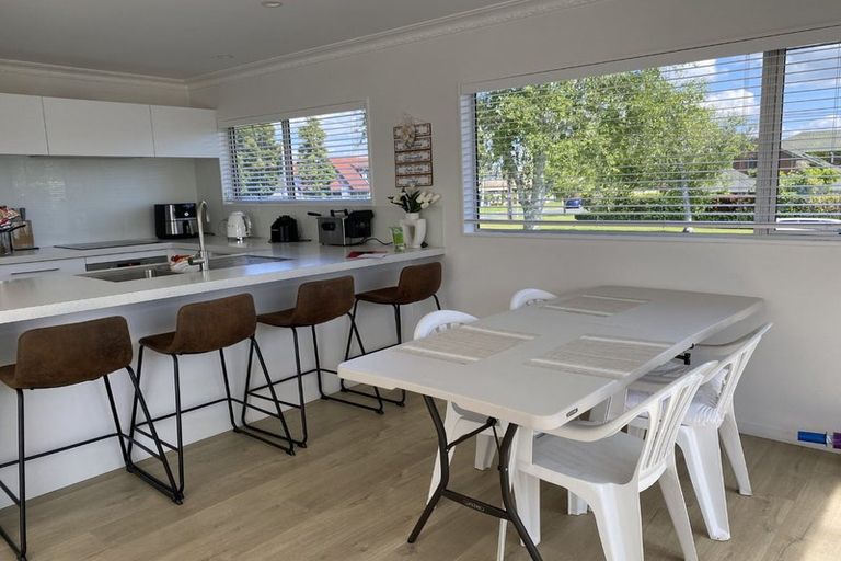 Photo of property in 30 Edgecumbe Road, Tauranga, 3110