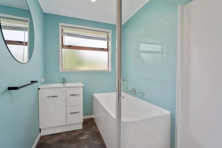 Photo of property in 2 Anzac Road, Otaki, 5512