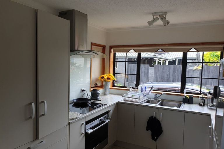 Photo of property in 4/45 Shakespeare Road, Milford, Auckland, 0620