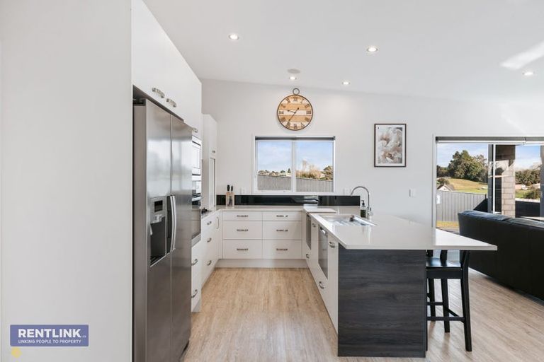 Photo of property in 11 Inlet Views, Bethlehem, Tauranga, 3110