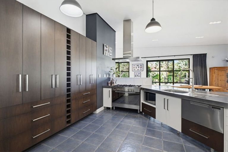 Photo of property in 334 Aokautere Drive, Aokautere, Palmerston North, 4471