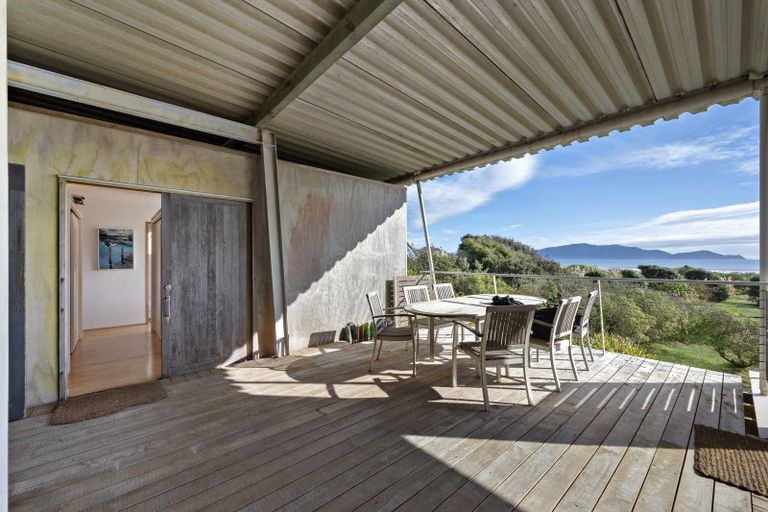 Photo of property in 64 Paetawa Road, Peka Peka, Waikanae, 5391