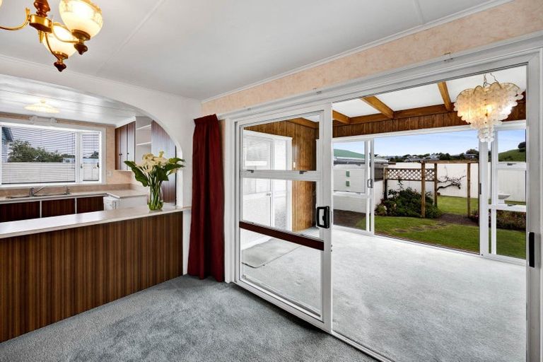 Photo of property in 81 Omata Road, Marfell, New Plymouth, 4310