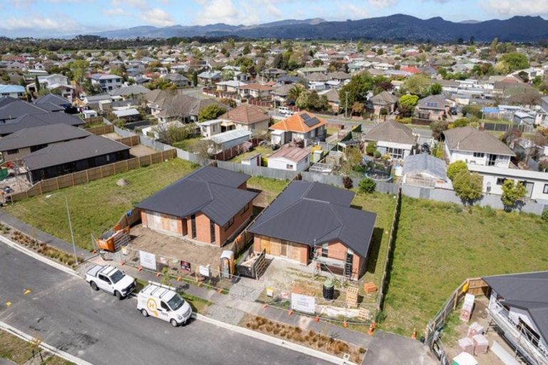 Photo of property in 17 Poipoi Place, Aranui, Christchurch, 8061