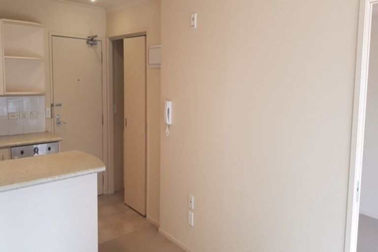 Photo of property in The Rennaissance, 1i/18 Ronwood Avenue, Manukau, Auckland, 2104