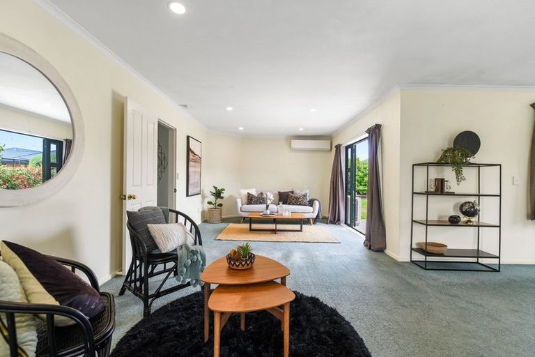 Photo of property in 19 Waiwherowhero Drive, St Andrews, Hamilton, 3200