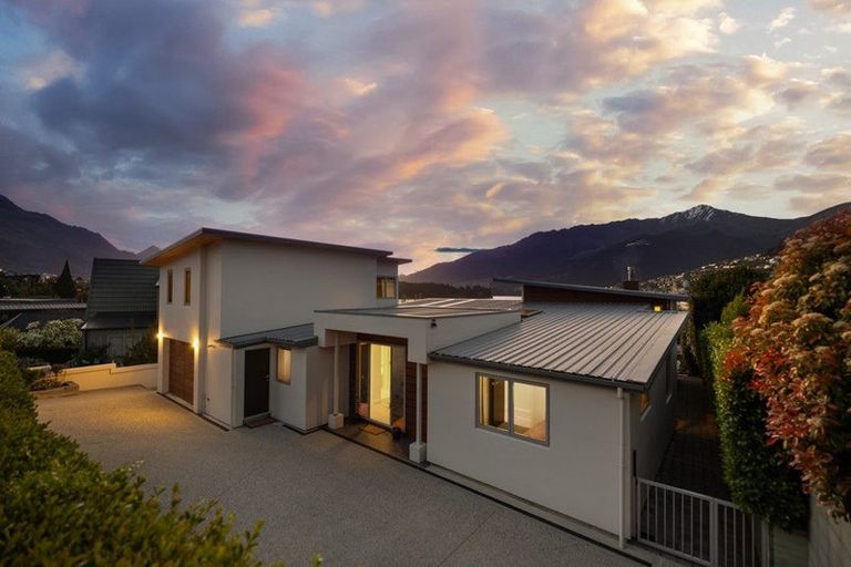 Photo of property in 497 Peninsula Road, Kelvin Heights, Queenstown, 9300