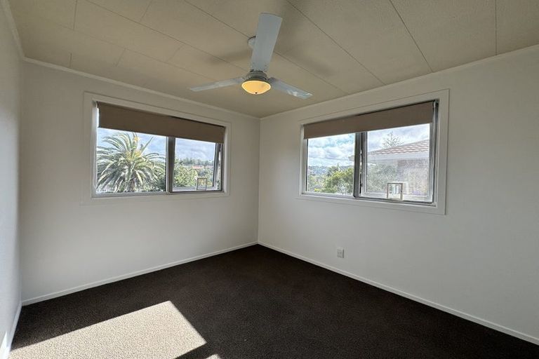 Photo of property in 118 Stapleford Crescent, Browns Bay, Auckland, 0630