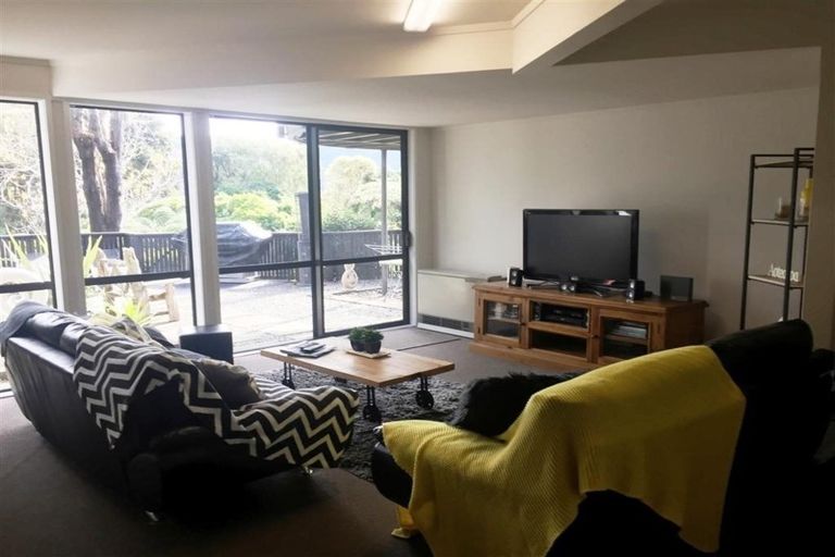 Photo of property in 68a Chatsworth Road, Silverstream, Upper Hutt, 5019