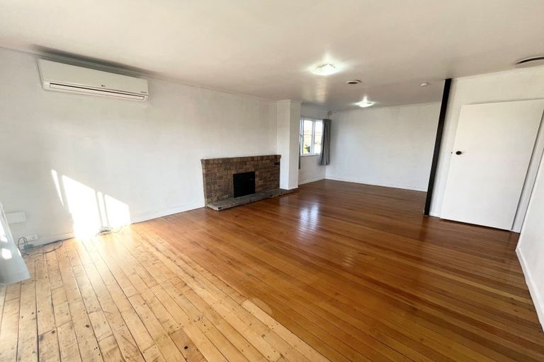 Photo of property in 5 Kokiri Street, Te Atatu South, Auckland, 0610