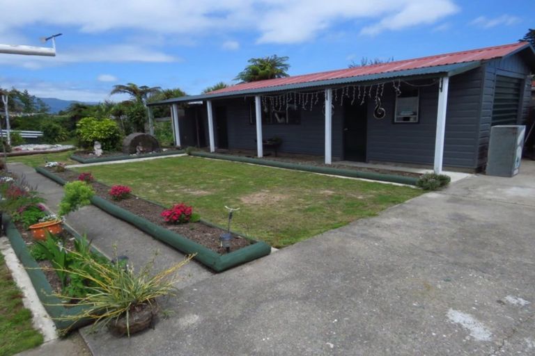 Photo of property in 86 Wakefield Street, Westport, 7825