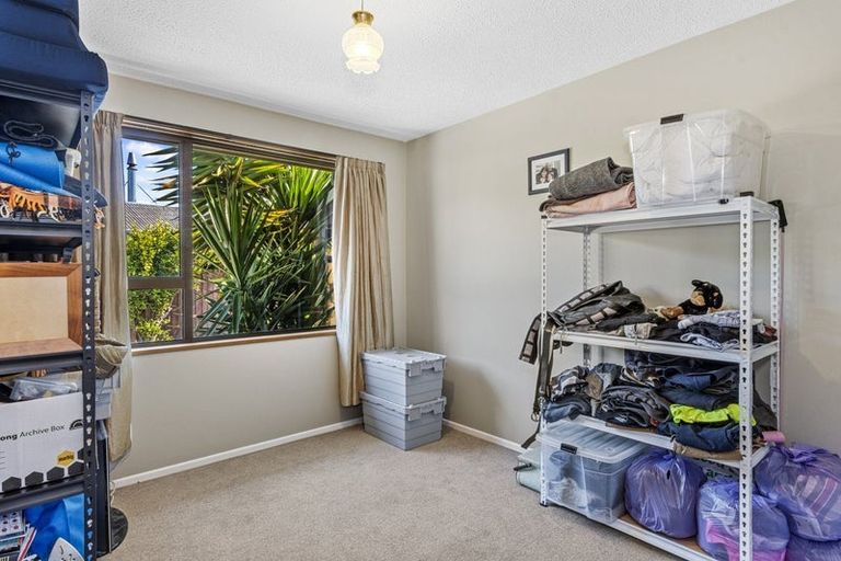 Photo of property in 5 Cowes Street, Avondale, Christchurch, 8061